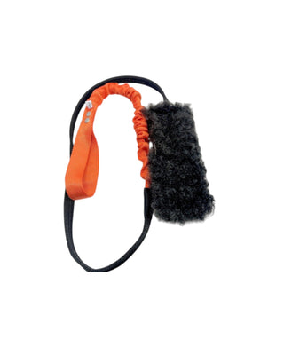 Hundinspiration Bistos fårskinn 65cm leksak med orange expander och svart äkta fårskinn för hundträning