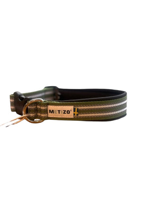 Hundinspiration Metizo fast halsband i grönt med reflexdetaljer, mjukt foder och hållbart snäppspänne.